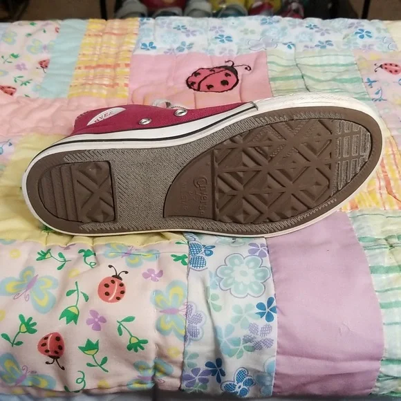 Converse Kids High-Top Sneakers in Burgundy and White. All Stars Size 2 Youth - Picture 5 of 9